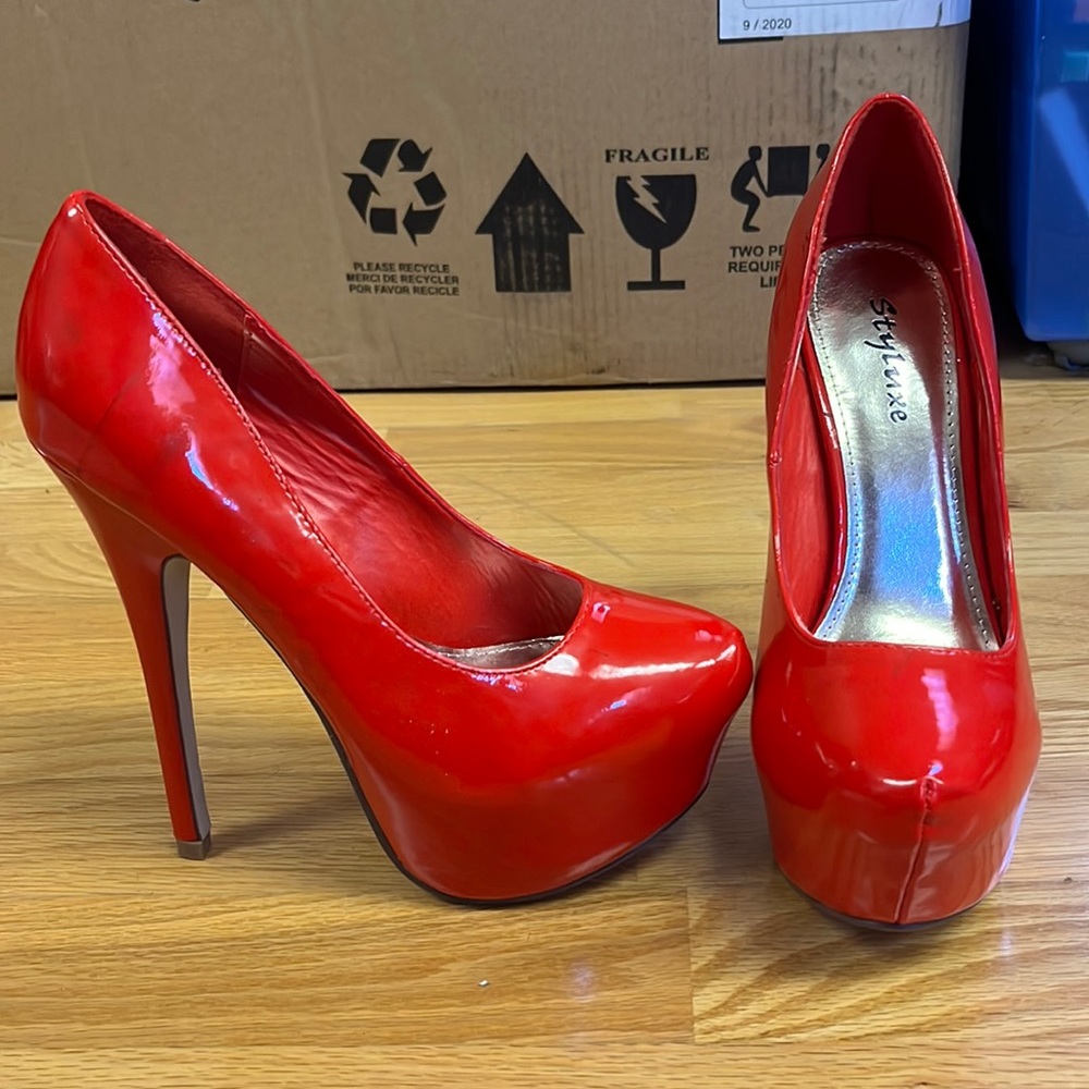vintage styluxe red platform heels